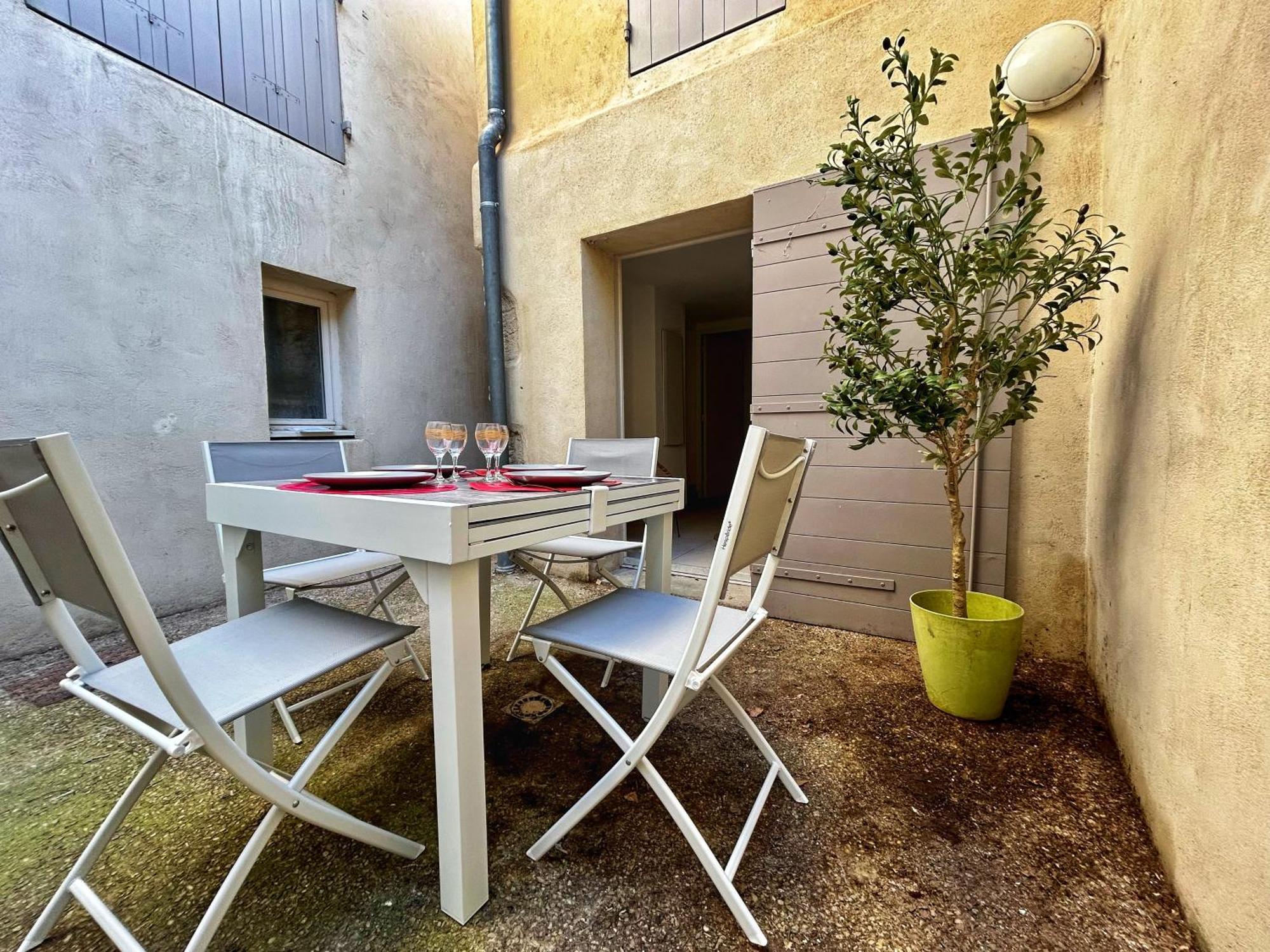 Terracotta Tranquility Appartement Arles Buitenkant foto